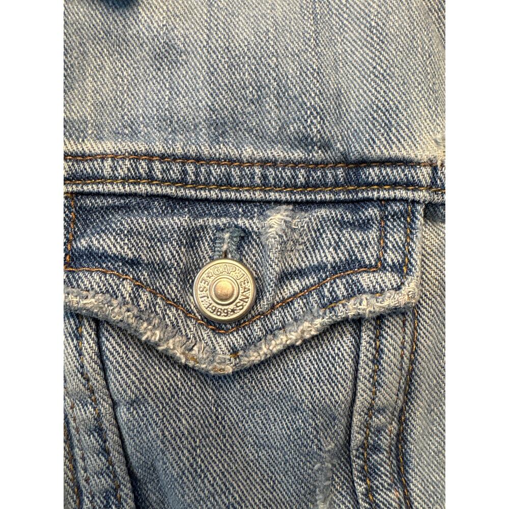 GAP Women’s Medium Denim Jacket Light Wash Distressed Button Up with Pockets - Picture 6 of 11